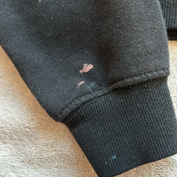 Cropped black hoodie - Picture 2 of 3